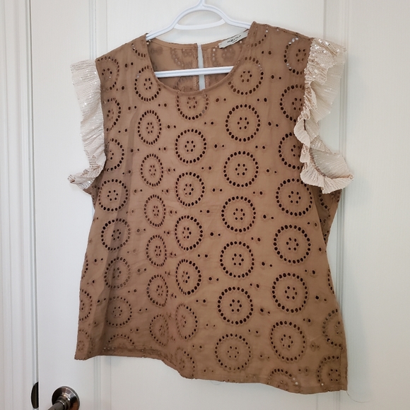 Piazza Italia Eyelet & Sequin Top - Picture 2 of 10